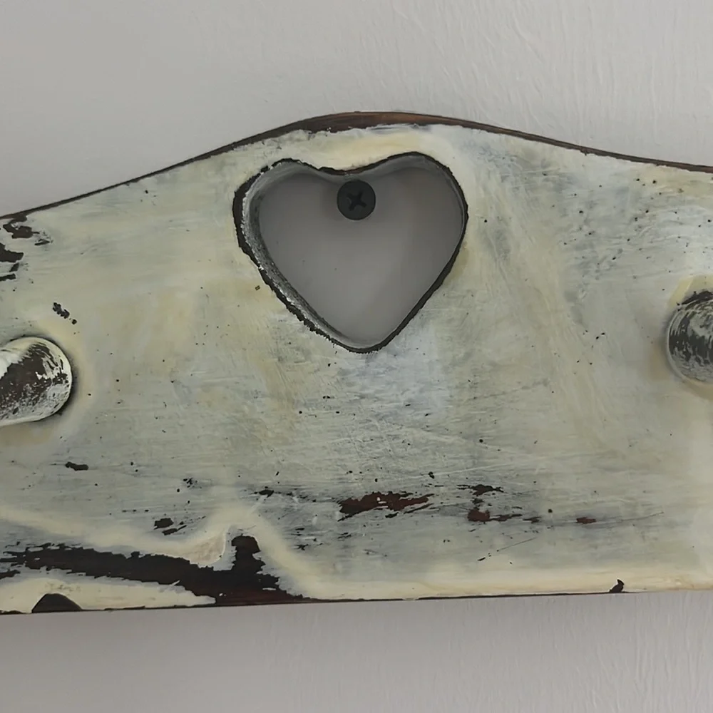Wall Hanger With 4 Dowels